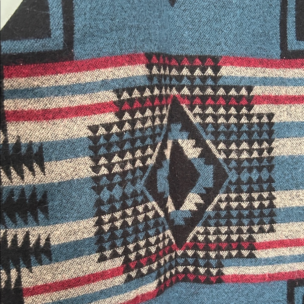 Geometric Patterned Scarf - Picture 2 of 4